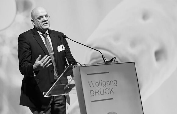 Faculty_Brück_99333